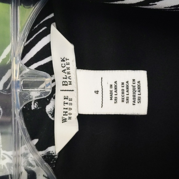 White House Black Market Floral Romper w/ Pockets - 4 - Picture 5 of 8